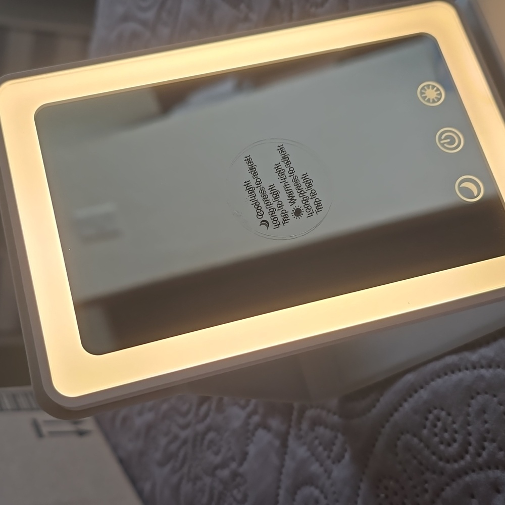 💡LED Makeup Mirror with Touch Control - White - Picture 6 of 6